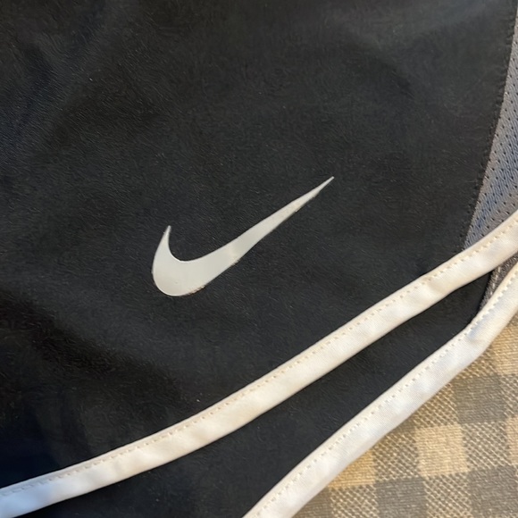 Nike running shorts - Picture 3 of 4